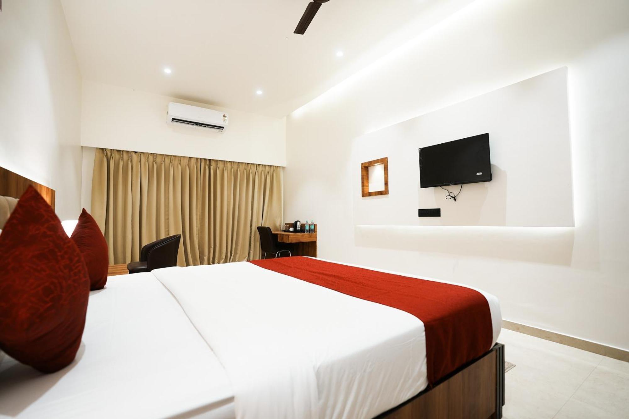 Madhav Residency Hotel & Banquet, Kalyan, Mumbai Exterior foto
